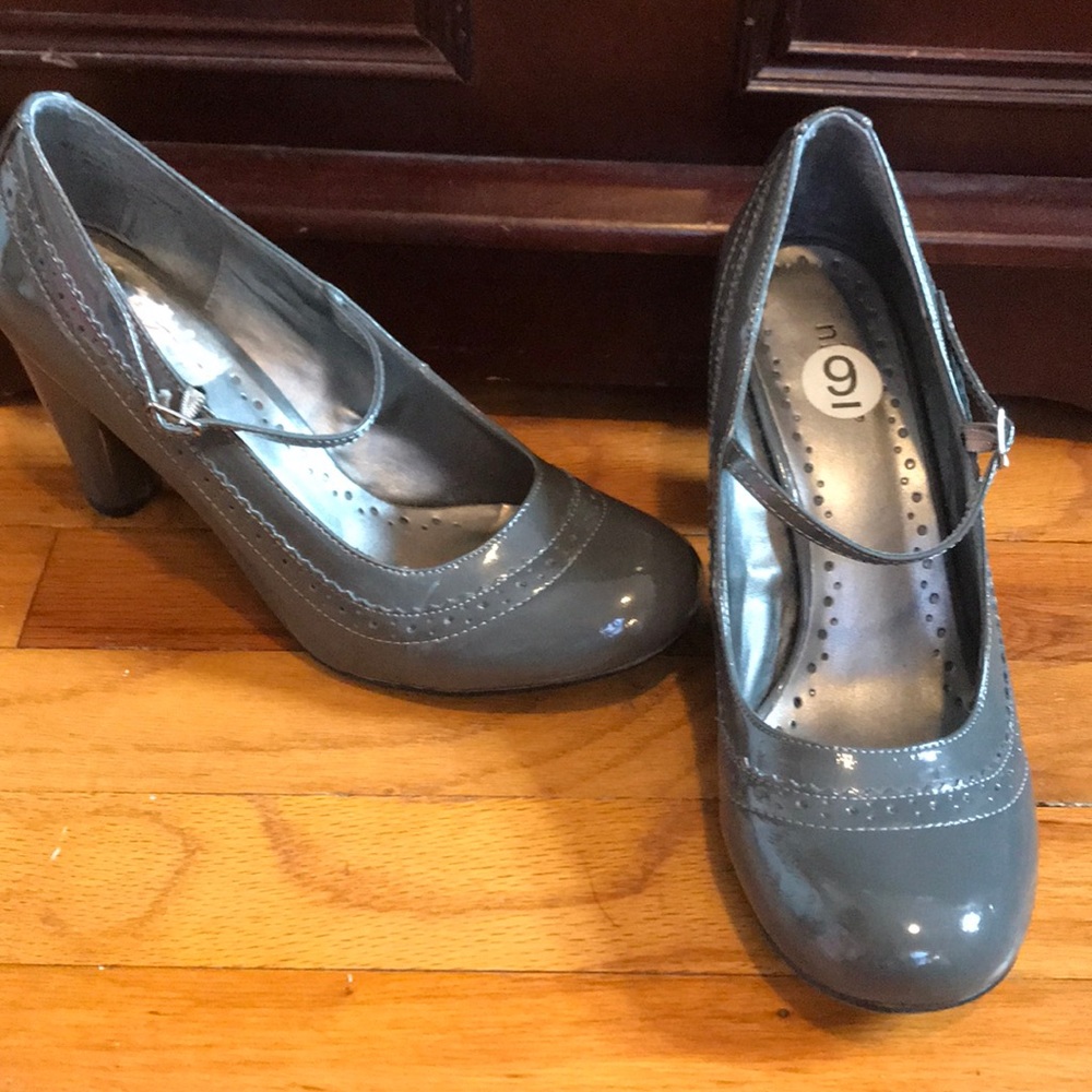 Gray patent Mary Jane heels
